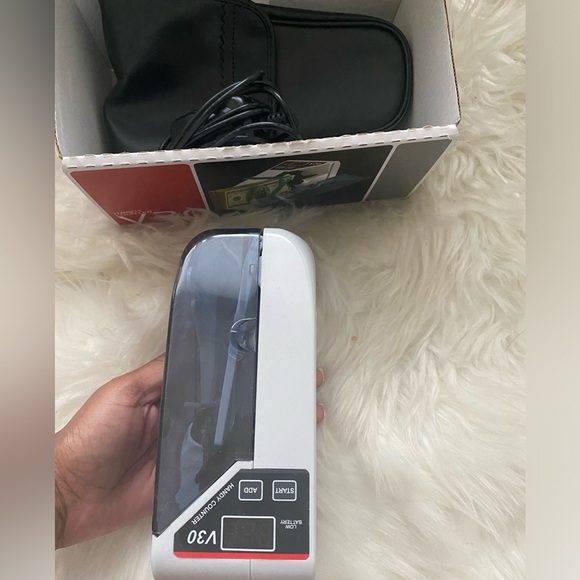 Portable Money Counter - Picture 4 of 7